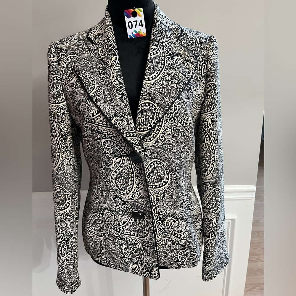 Chapter One Printed Blazer-Size 6